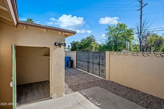 2601 N 51st Street, Phoenix, AZ 85008