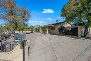 2601 N 51st Street, Phoenix, AZ 85008
