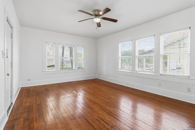 527 E DREXEL AVE, San Antonio, TX 78210