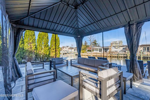 320 Silver Lagoon Drive, Toms River, NJ 08753