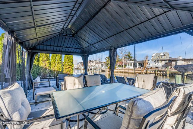 320 Silver Lagoon Drive, Toms River, NJ 08753