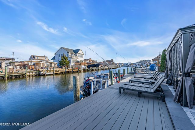 320 Silver Lagoon Drive, Toms River, NJ 08753