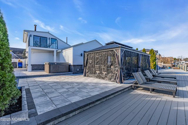 320 Silver Lagoon Drive, Toms River, NJ 08753