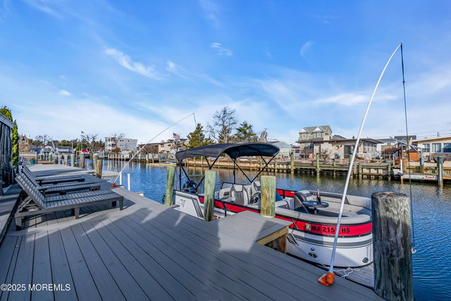 320 Silver Lagoon Drive, Toms River, NJ 08753