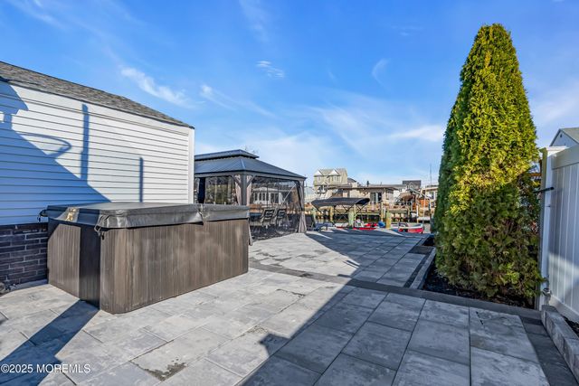 320 Silver Lagoon Drive, Toms River, NJ 08753