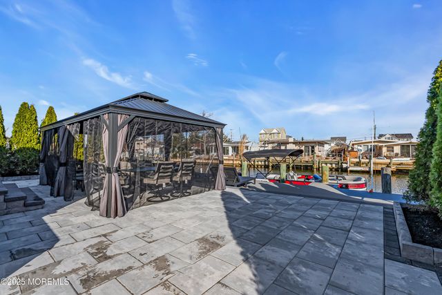 320 Silver Lagoon Drive, Toms River, NJ 08753