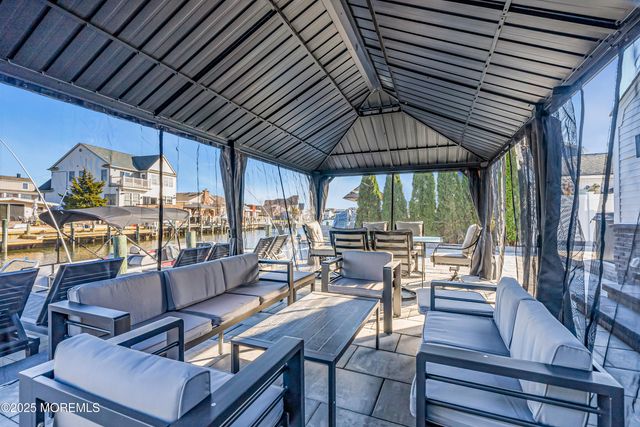 320 Silver Lagoon Drive, Toms River, NJ 08753