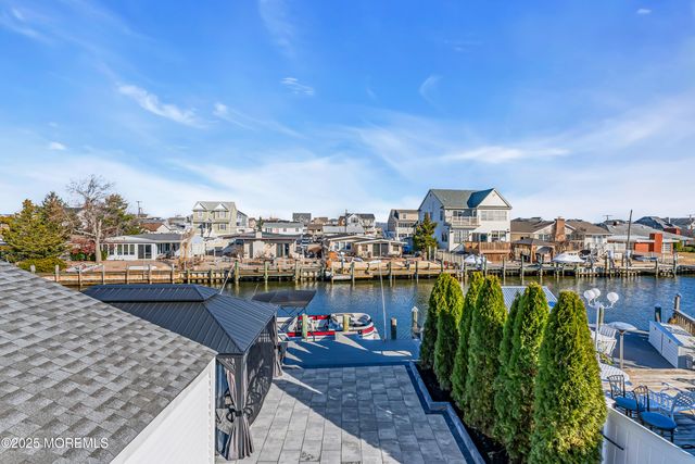 320 Silver Lagoon Drive, Toms River, NJ 08753