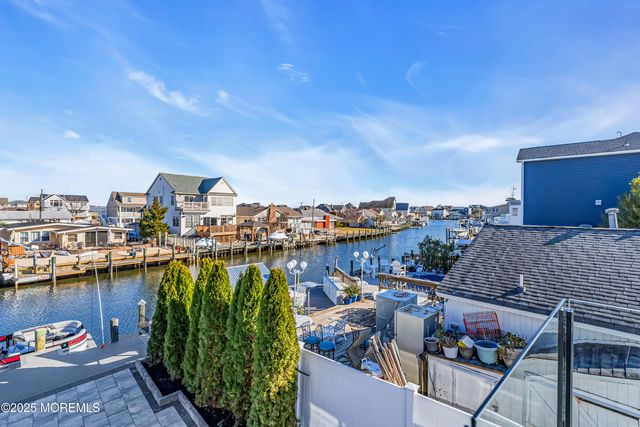 320 Silver Lagoon Drive, Toms River, NJ 08753