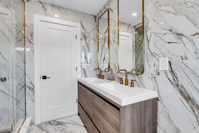 320 Silver Lagoon Drive, Toms River, NJ 08753