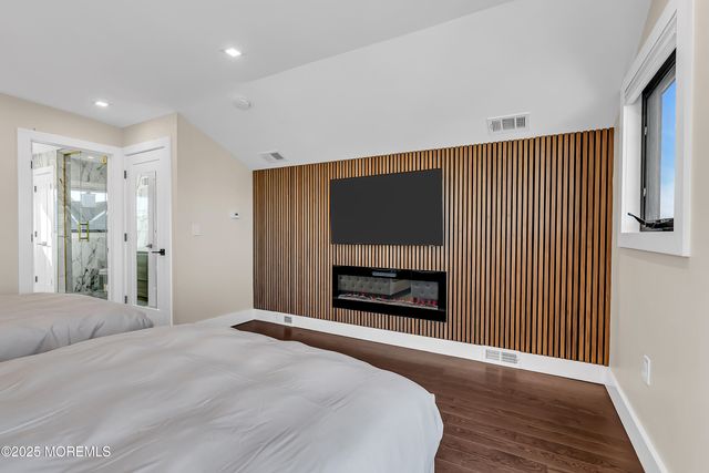 320 Silver Lagoon Drive, Toms River, NJ 08753