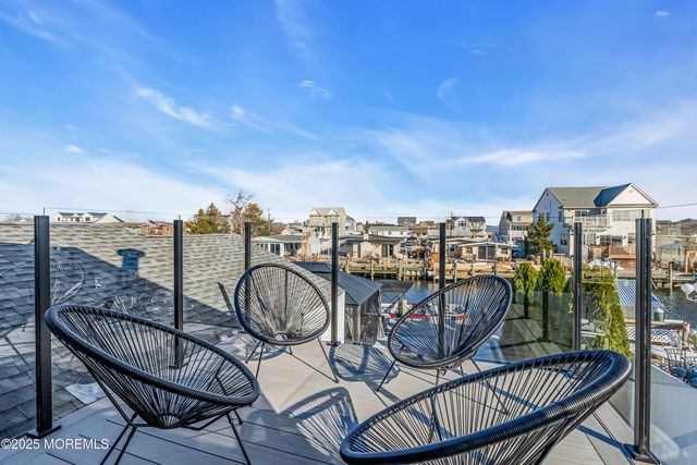 320 Silver Lagoon Drive, Toms River, NJ 08753