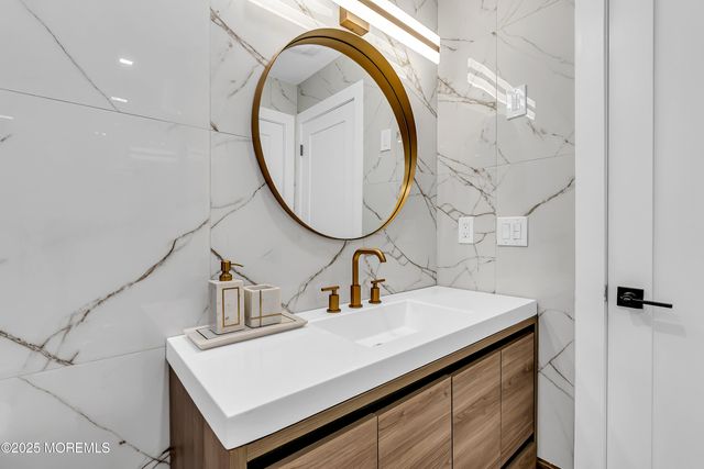 320 Silver Lagoon Drive, Toms River, NJ 08753