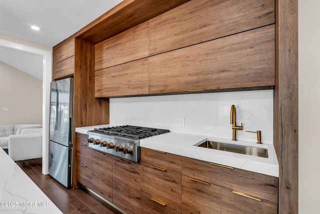 320 Silver Lagoon Drive, Toms River, NJ 08753