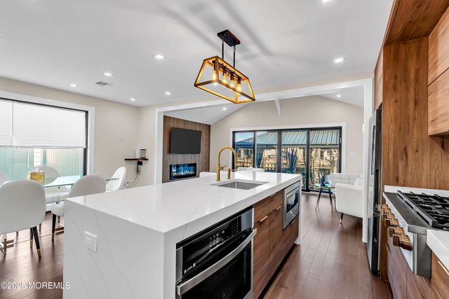 320 Silver Lagoon Drive, Toms River, NJ 08753