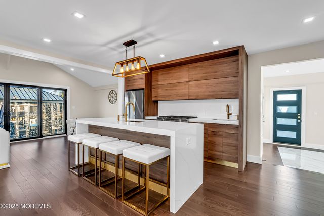 320 Silver Lagoon Drive, Toms River, NJ 08753