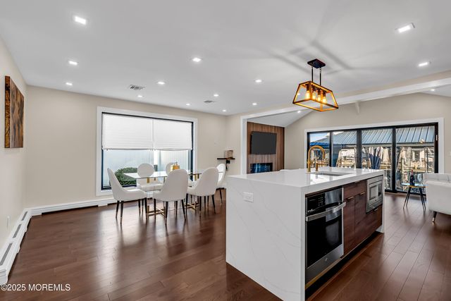 320 Silver Lagoon Drive, Toms River, NJ 08753