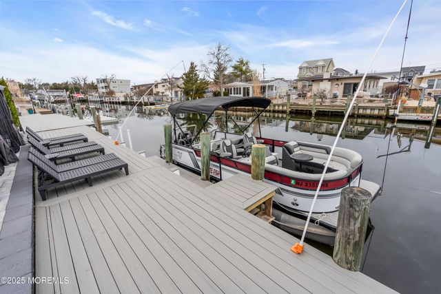 320 Silver Lagoon Drive, Toms River, NJ 08753