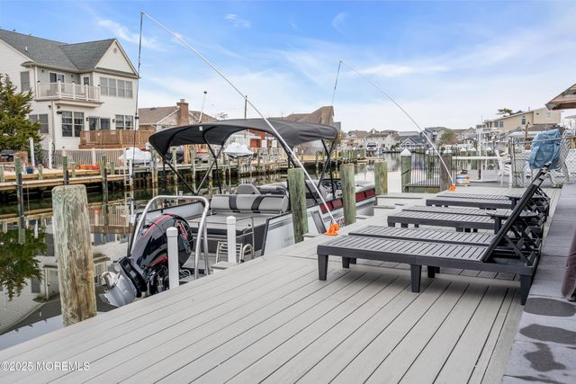 320 Silver Lagoon Drive, Toms River, NJ 08753