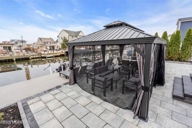 320 Silver Lagoon Drive, Toms River, NJ 08753