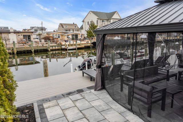 320 Silver Lagoon Drive, Toms River, NJ 08753