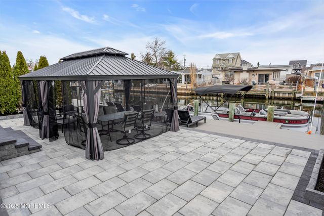 320 Silver Lagoon Drive, Toms River, NJ 08753