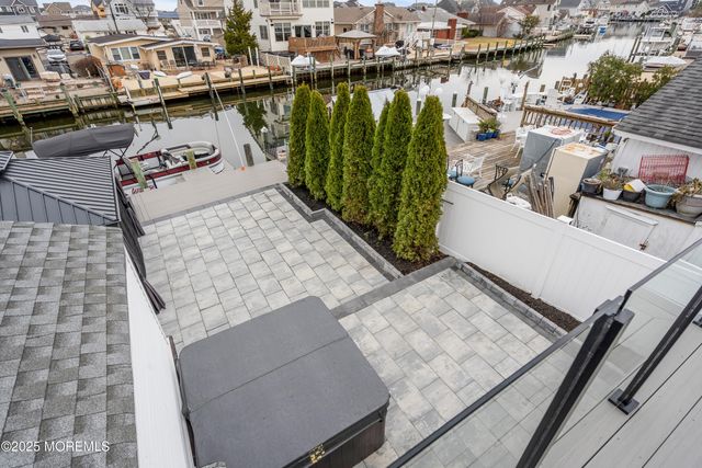 320 Silver Lagoon Drive, Toms River, NJ 08753