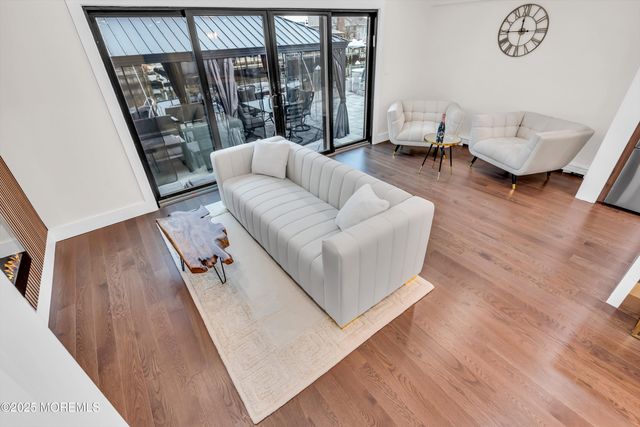 320 Silver Lagoon Drive, Toms River, NJ 08753