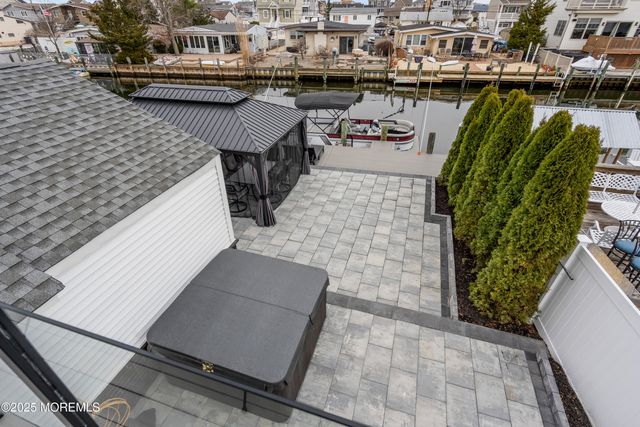 320 Silver Lagoon Drive, Toms River, NJ 08753