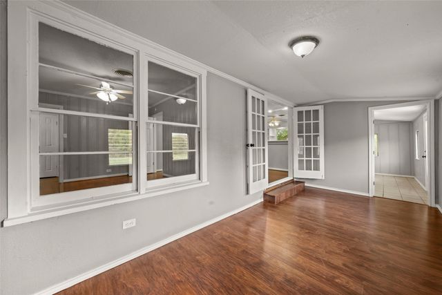 1403 E Texas Avenue, Mart, TX 76664