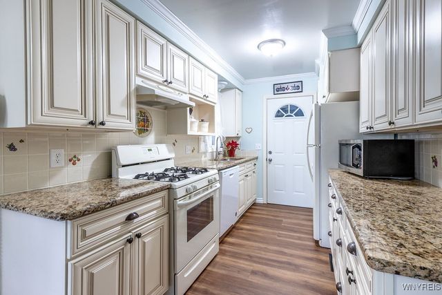 3004 East River Road, Grand Island, NY 14072