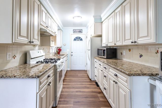 3004 East River Road, Grand Island, NY 14072