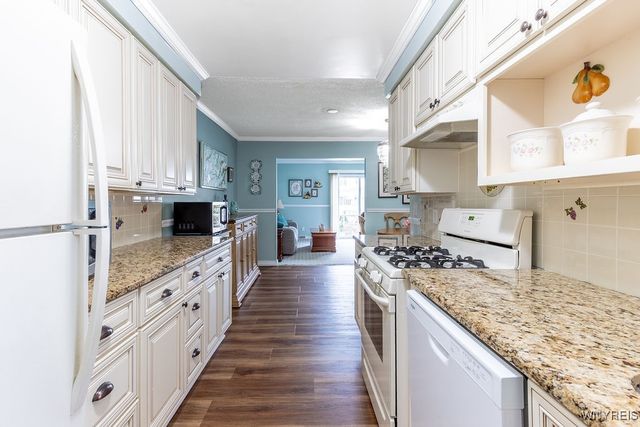 3004 East River Road, Grand Island, NY 14072