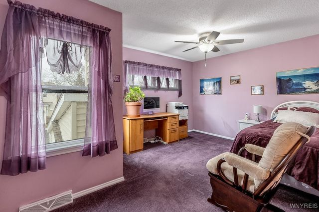 3004 East River Road, Grand Island, NY 14072