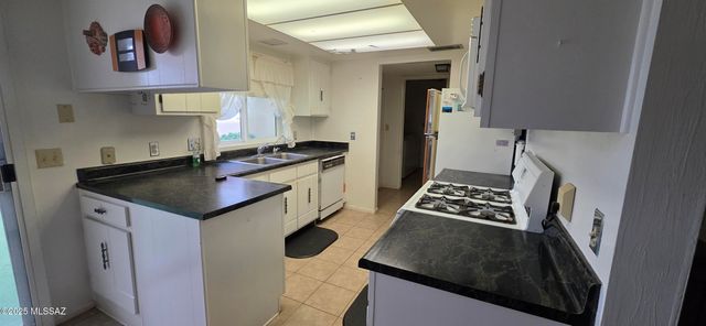 302 N Sage Street, Pearce, AZ 85625