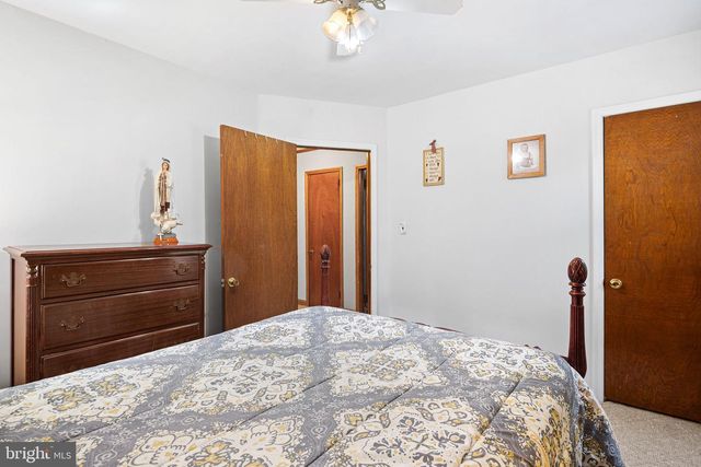 300 W 3RD AVE, Barrington, NJ 08007