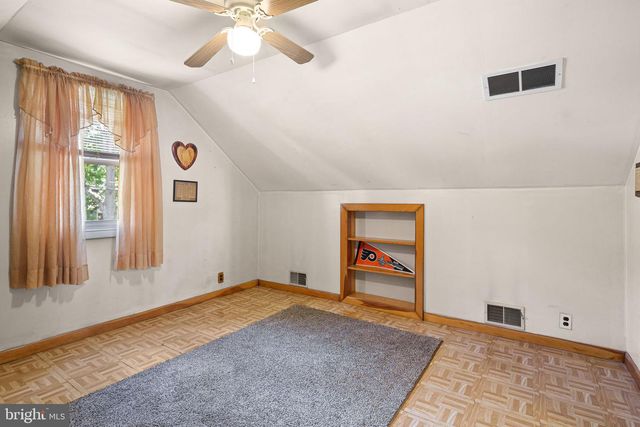 300 W 3RD AVE, Barrington, NJ 08007