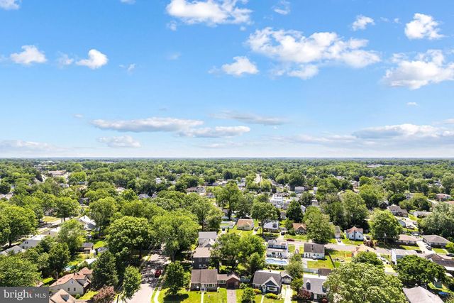 300 W 3RD AVE, Barrington, NJ 08007
