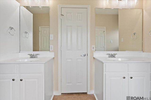 26222 Avoyelles Ave, Denham Springs, LA 70726