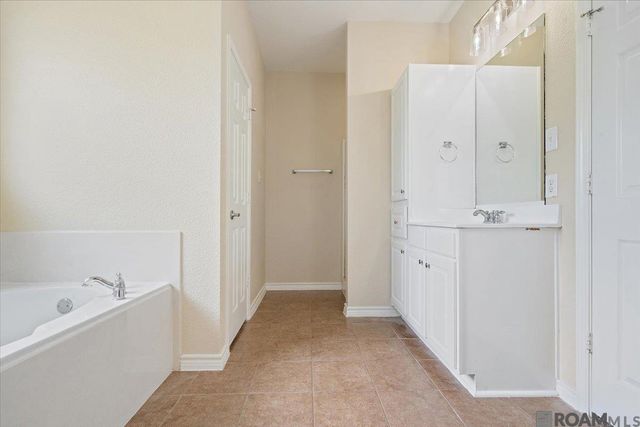 26222 Avoyelles Ave, Denham Springs, LA 70726
