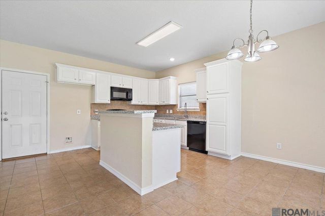 26222 Avoyelles Ave, Denham Springs, LA 70726