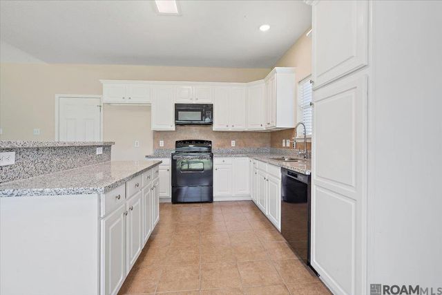 26222 Avoyelles Ave, Denham Springs, LA 70726