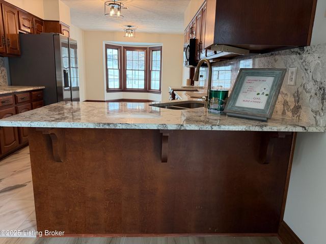 100 Fey Ct, Shepherdsville, KY 40165