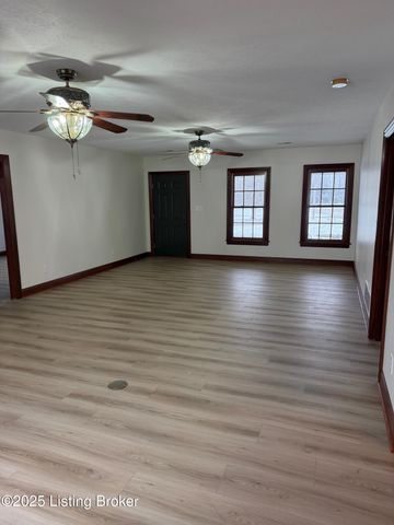 100 Fey Ct, Shepherdsville, KY 40165