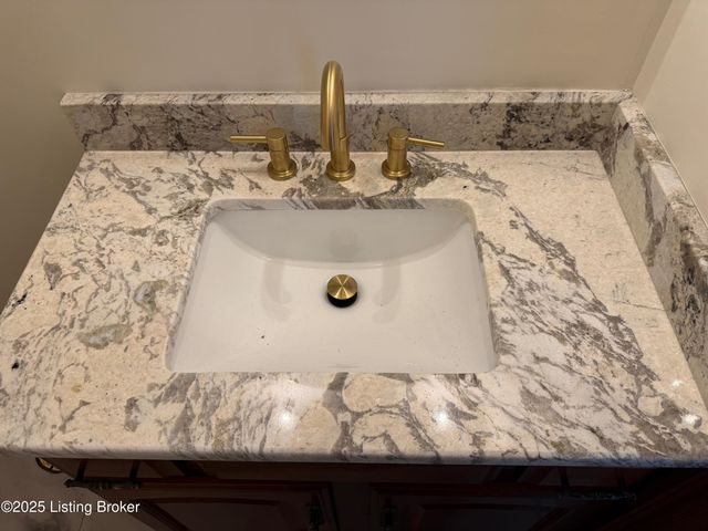 100 Fey Ct, Shepherdsville, KY 40165