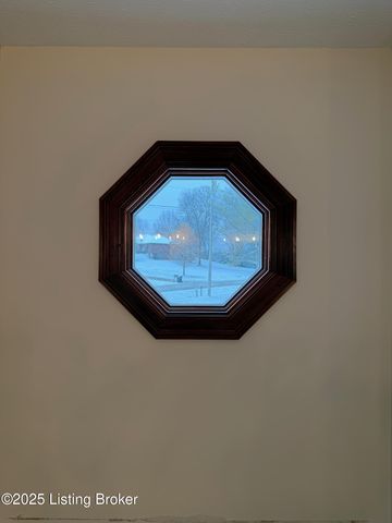 100 Fey Ct, Shepherdsville, KY 40165