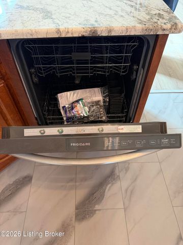 100 Fey Ct, Shepherdsville, KY 40165