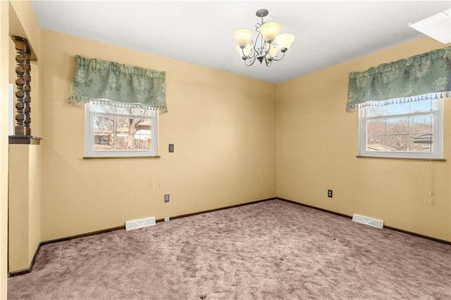 113 Sandstone Drive, Blue Springs, MO 64014