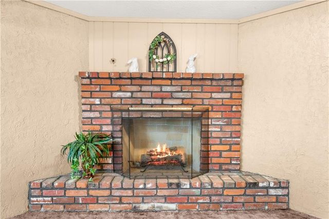 113 Sandstone Drive, Blue Springs, MO 64014