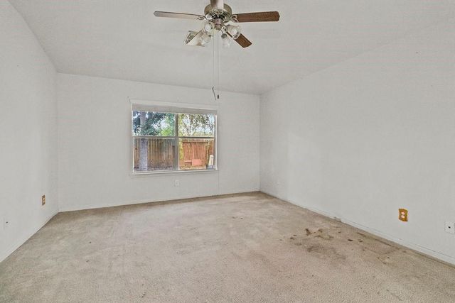 1039 Riverwood Drive, Dickinson, TX 77539